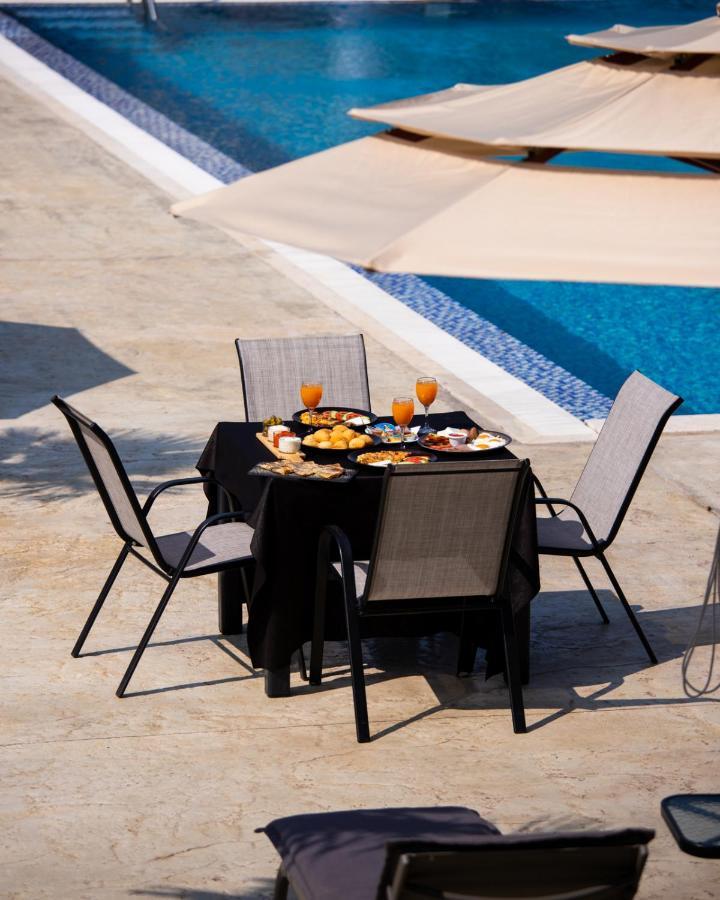 Sunny Garden Hotel Ulcinj Bagian luar foto