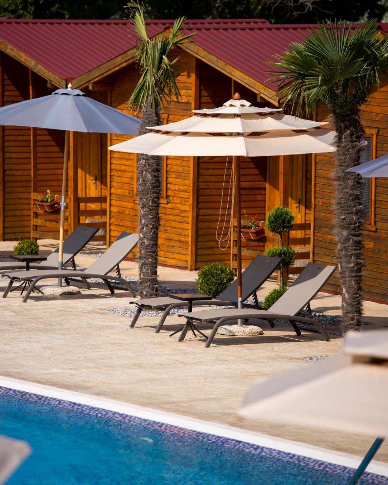 Sunny Garden Hotel Ulcinj Bagian luar foto